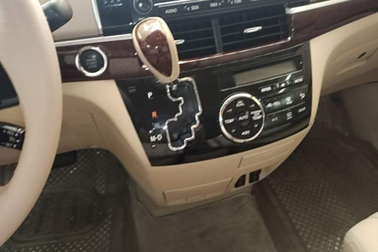 Used Toyota Previa 2012 2.4L 7-Seater Luxury Edition Gear Lever