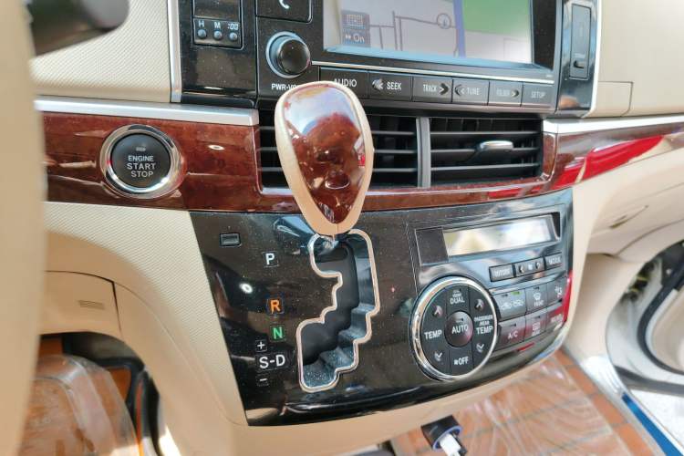 Used Toyota Previa 2012 3.5L 7-Seater Luxury Version Gear Lever