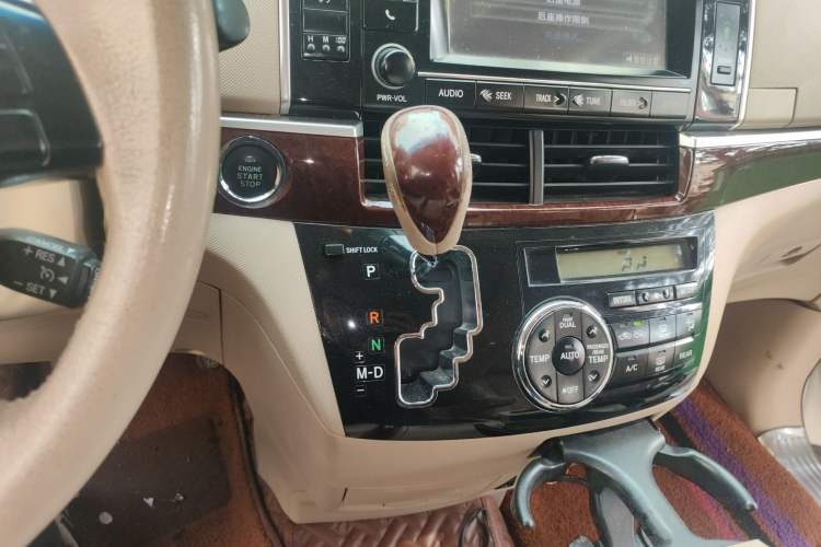 Used Toyota Previa 2012 2.4L 7-Seater Luxury Edition Gear Lever
