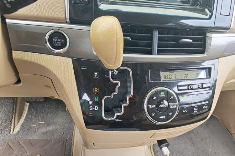 Used Toyota Previa 2012 2.4L 7-Seater Luxury Edition Gear Lever
