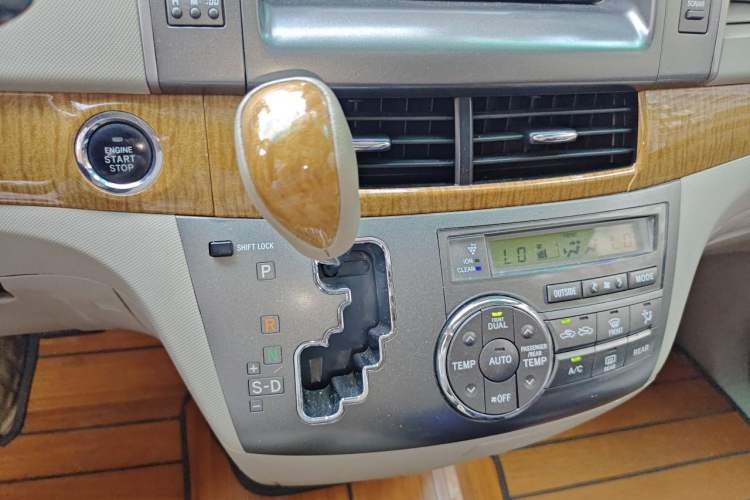 Used Toyota Previa 2012 2.4L 7-Seater Standard Edition Gear Lever