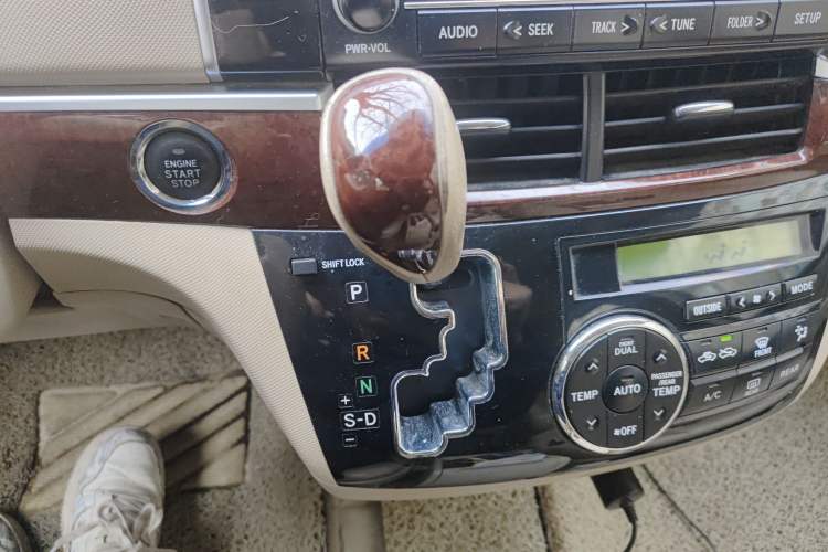 Used Toyota Previa 2012 3.5L 7-Seater Luxury Version Gear Lever