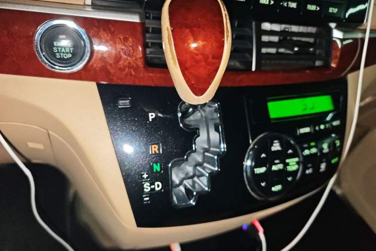 Used Toyota Previa 2012 3.5L 7-Seater Luxury Version Gear Lever
