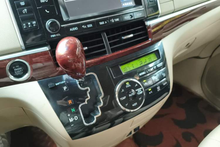Used Toyota Previa 2012 2.4L 7-Seater Luxury Edition Gear Lever