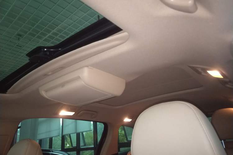 Used Toyota Previa 2012 2.4L 7-Seater Luxury Edition Headliner
