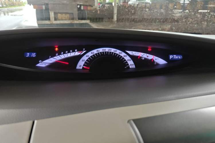 Used Toyota Previa 2012 2.4L 7-Seater Standard Edition Instrument Cluster