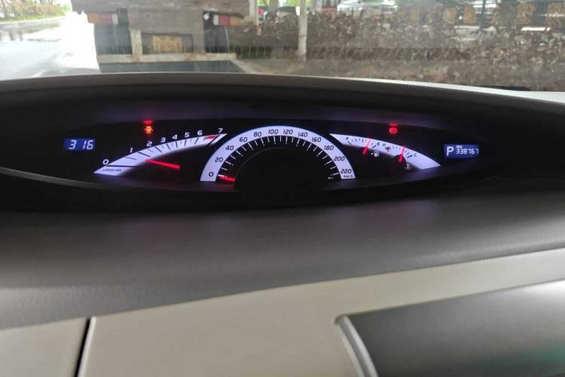 Used Toyota Previa 2012 2.4L 7-Seater Standard Edition Instrument Cluster