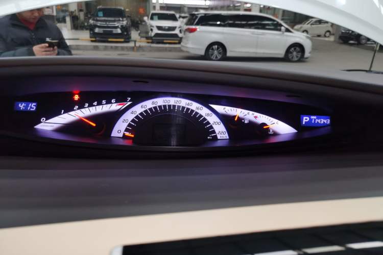 Used Toyota Previa 2012 2.4L 7-Seater Standard Edition Instrument Cluster
