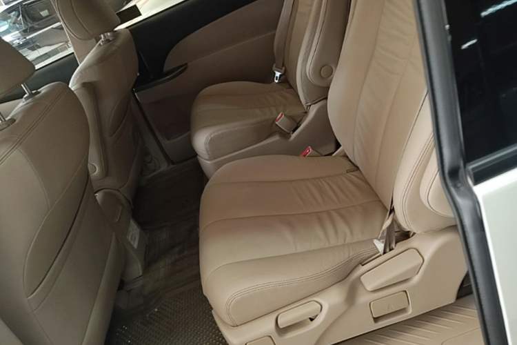 Used Toyota Previa 2012 2.4L 7-Seater Luxury Edition Left Rear Seat