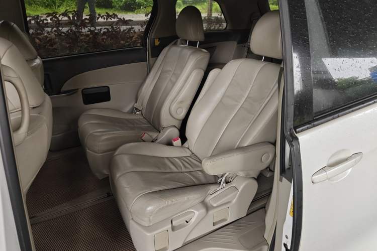 Used Toyota Previa 2012 2.4L 7-Seater Standard Edition Left Rear Seat