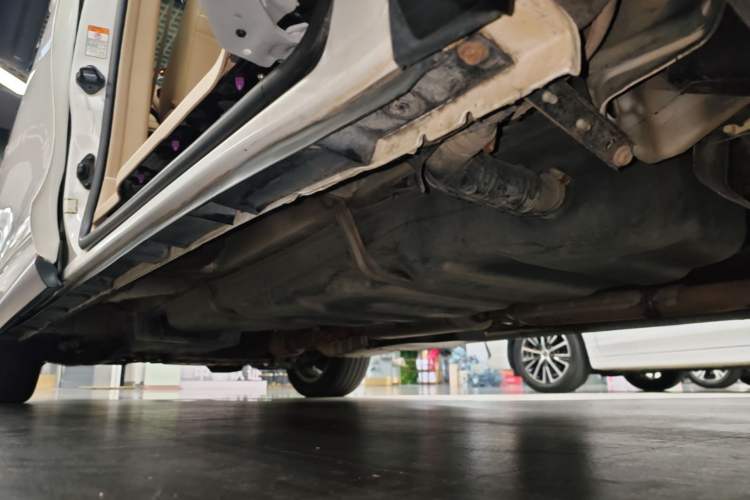 Used Toyota Previa 2012 2.4L 7-Seater Luxury Edition Left Side Sill