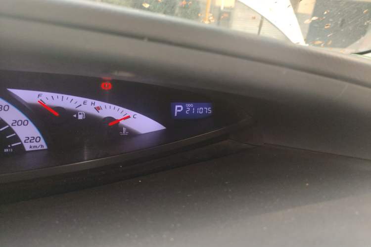 Used Toyota Previa 2012 2.4L 7-Seater Luxury Edition Odometer Close Up