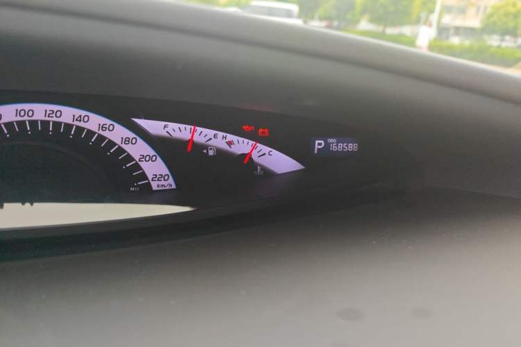Used Toyota Previa  Odometer Close Up