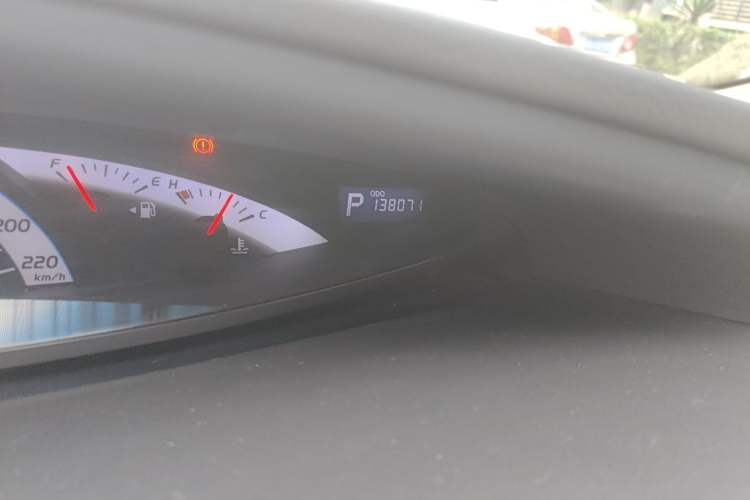 Used Toyota Previa 2012 3.5L 7-Seater Luxury Version Odometer Close Up