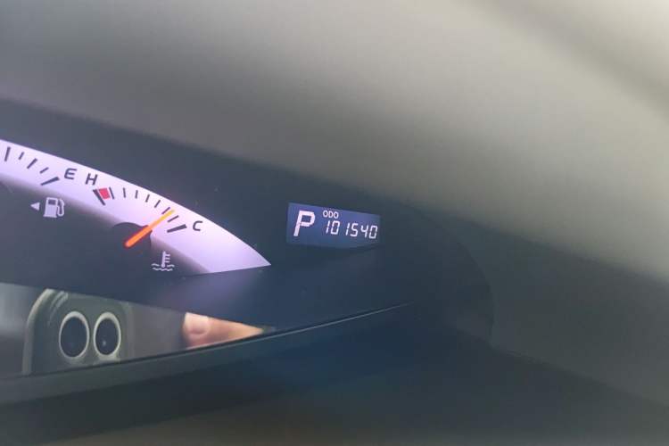 Used Toyota Previa 2012 2.4L 7-Seater Luxury Edition Odometer Close Up