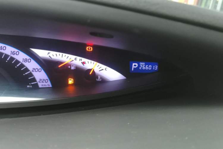 Used Toyota Previa 2012 2.4L 7-Seater Luxury Edition Odometer Close Up