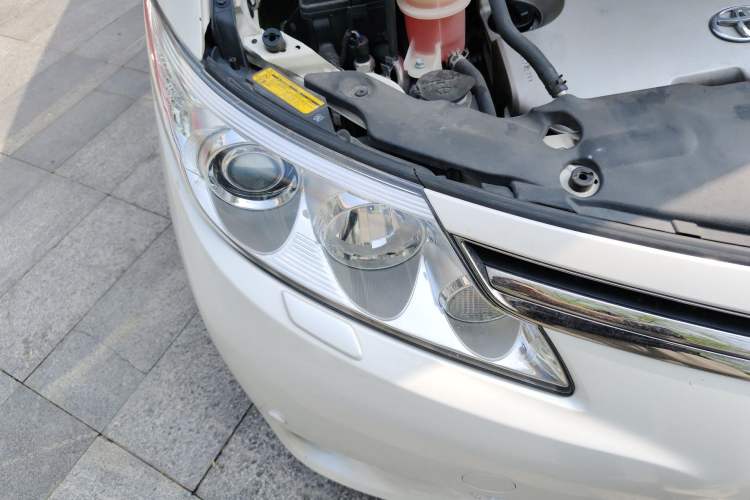 Used Toyota Previa 2012 3.5L 7-Seater Luxury Version Right Front Headlight