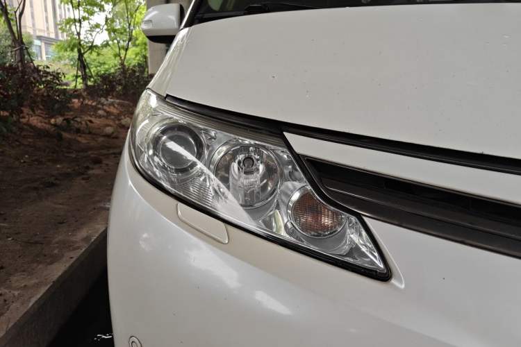 Used Toyota Previa 2012 2.4L 7-Seater Standard Edition Right Front Headlight