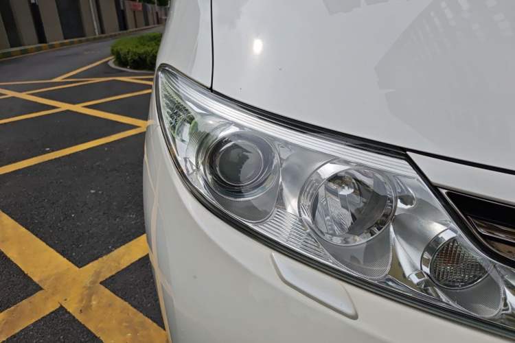 Used Toyota Previa 2012 2.4L 7-Seater Luxury Edition Right Front Headlight