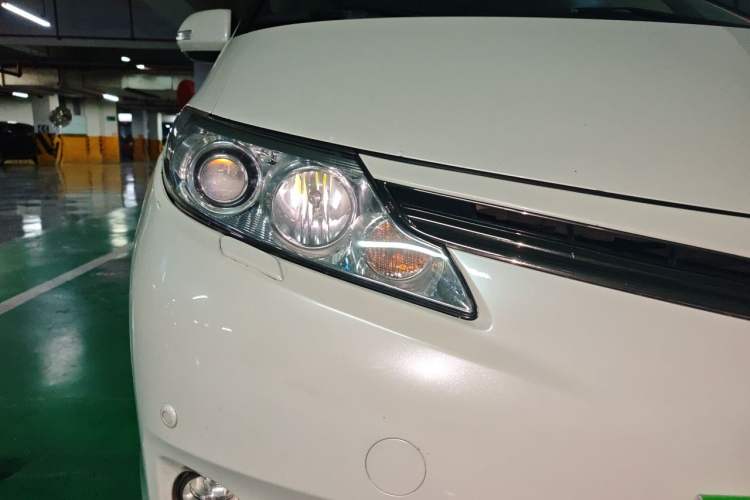Used Toyota Previa 2012 3.5L 7-Seater Luxury Version Right Front Headlight