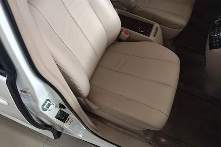 Used Toyota Previa 2012 2.4L 7-Seater Luxury Edition Right Front Seat