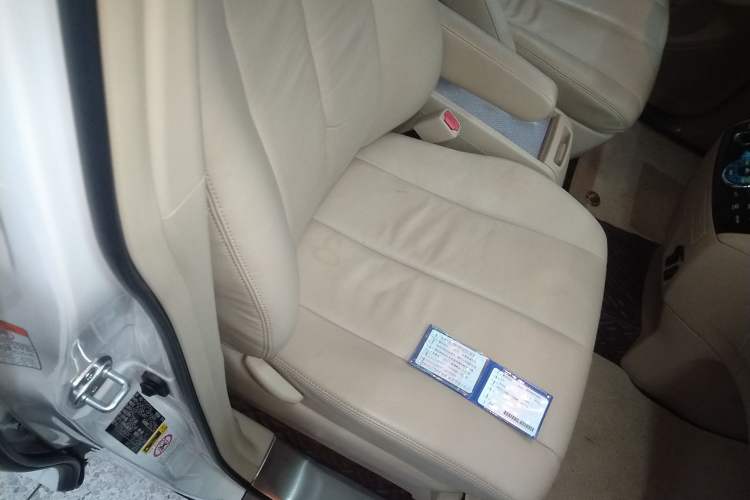 Used Toyota Previa 2012 2.4L 7-Seater Luxury Edition Right Front Seat