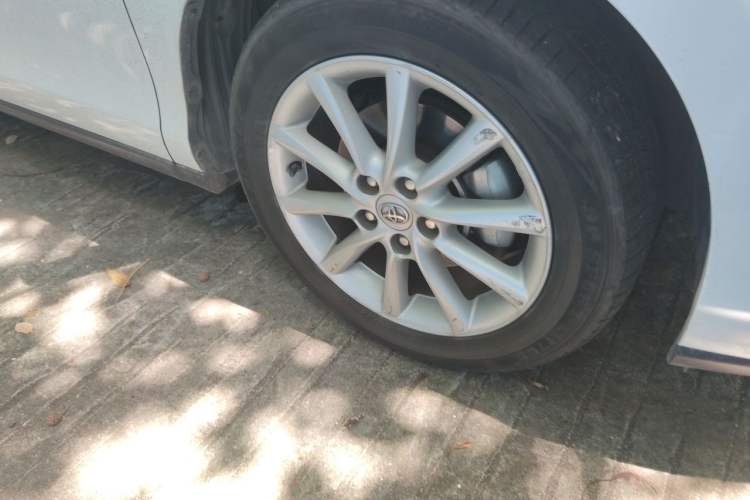 Used Toyota Previa  Right Front Wheel Hub