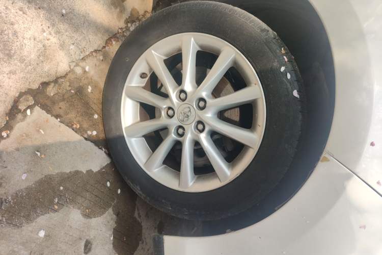 Used Toyota Previa 2012 2.4L 7-Seater Luxury Edition Right Front Wheel Hub