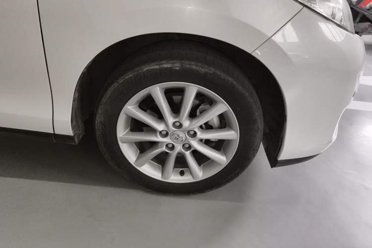Used Toyota Previa 2012 2.4L 7-Seater Luxury Edition Right Front Wheel Hub