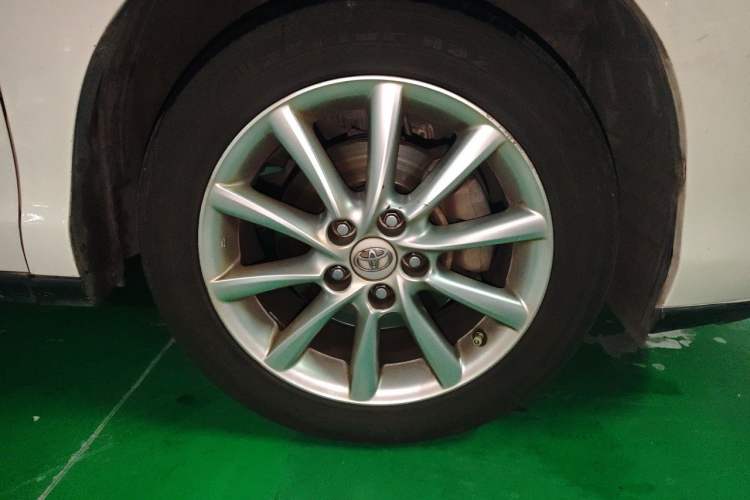 Used Toyota Previa 2012 3.5L 7-Seater Luxury Version Right Front Wheel Hub