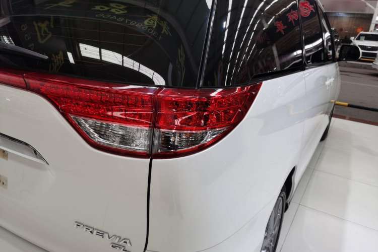 Used Toyota Previa 2012 2.4L 7-Seater Standard Edition Right Rear Taillight