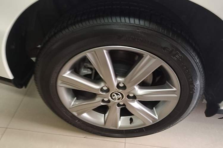 Used Toyota Previa 2012 2.4L 7-Seater Luxury Edition Right Rear Wheel Hub