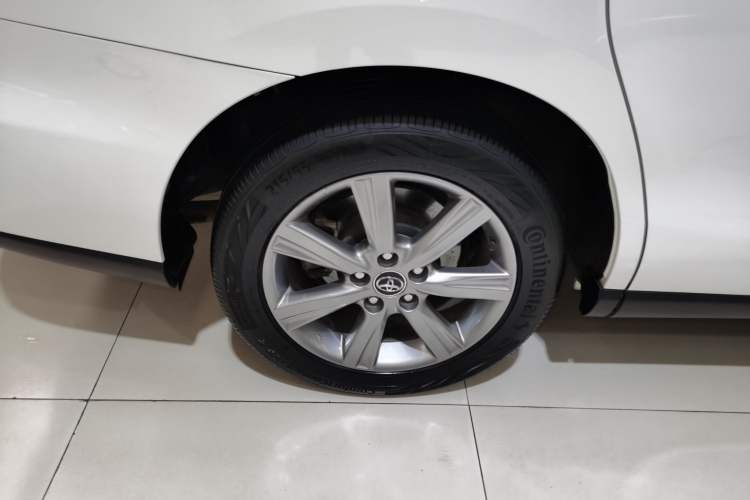 Used Toyota Previa 2012 2.4L 7-Seater Standard Edition Right Rear Wheel Hub