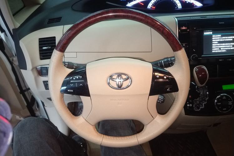 Used Toyota Previa 2012 2.4L 7-Seater Luxury Edition Steering Wheel