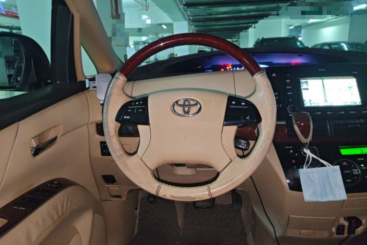 Used Toyota Previa 2012 2.4L 7-Seater Luxury Edition Steering Wheel