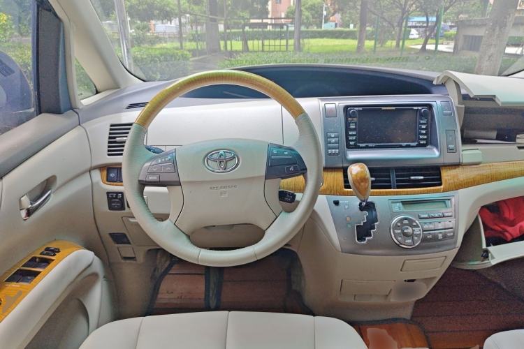 Used Toyota Previa 2012 2.4L 7-Seater Standard Edition Steering Wheel
