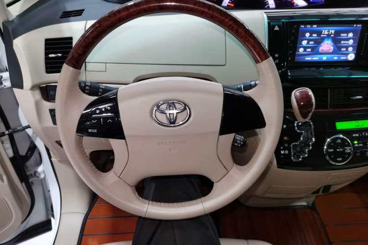 Used Toyota Previa 2012 2.4L 7-Seater Standard Edition Steering Wheel