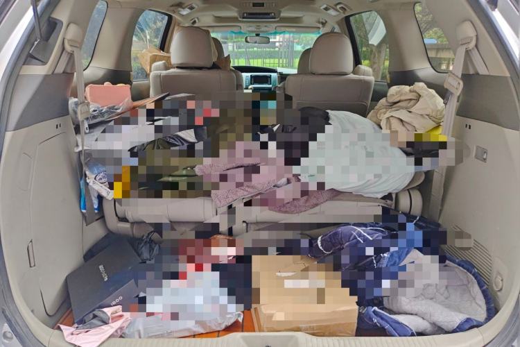 Used Toyota Previa 2012 2.4L 7-Seater Standard Edition Trunk