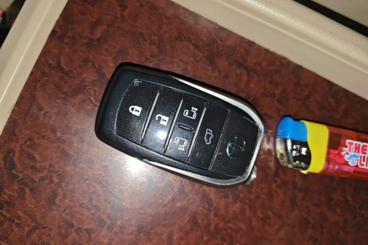 Used Toyota Previa 2012 2.4L 7-Seater Luxury Edition Vehicle Key