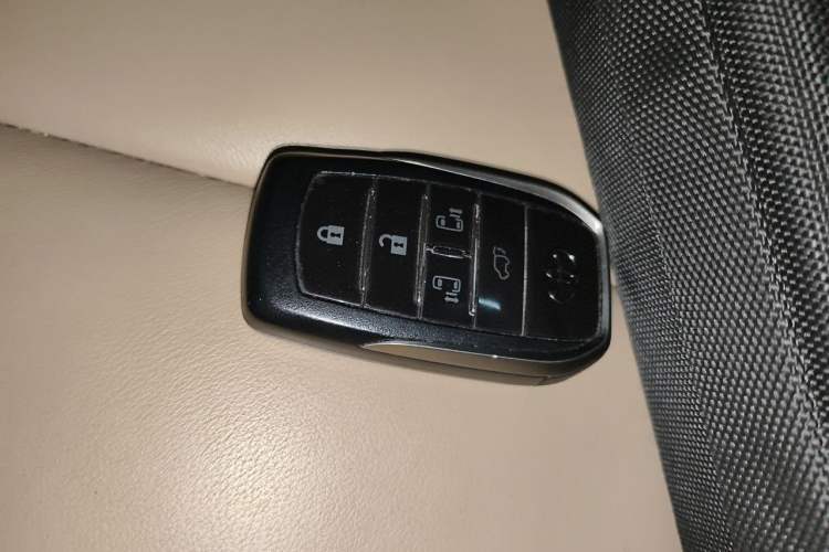 Used Toyota Previa 2012 2.4L 7-Seater Luxury Edition Vehicle Key