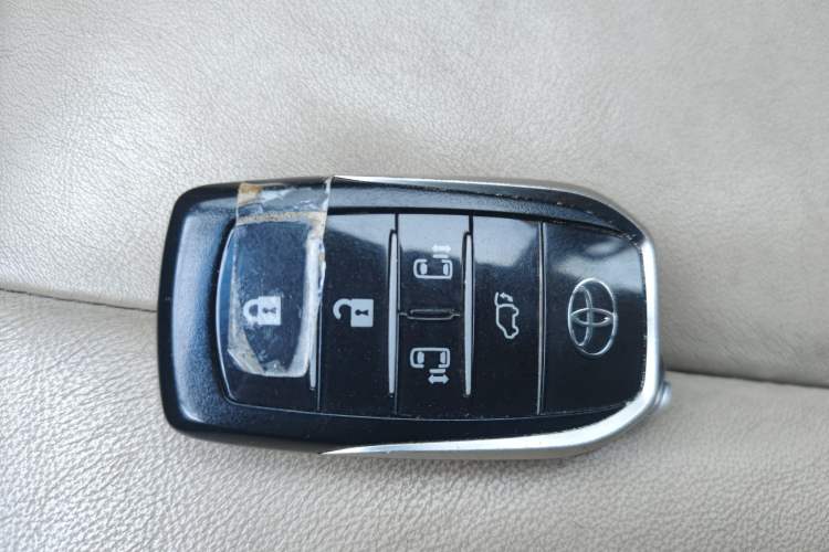 Used Toyota Previa 2012 3.5L 7-Seater Luxury Version Vehicle Key