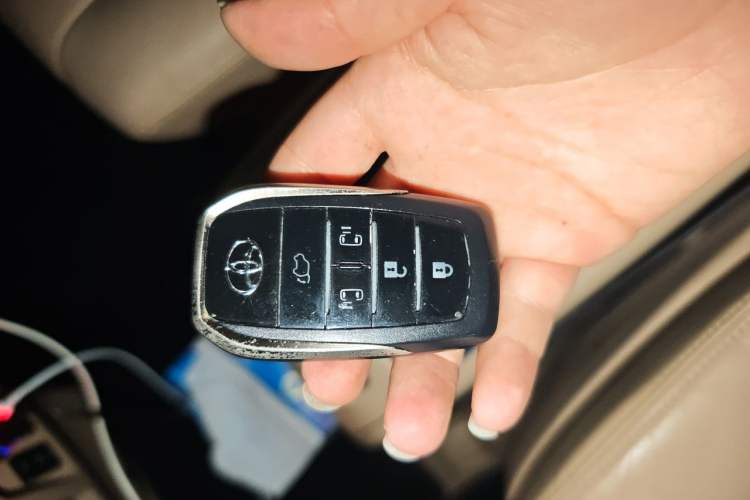 Used Toyota Previa 2012 3.5L 7-Seater Luxury Version Vehicle Key