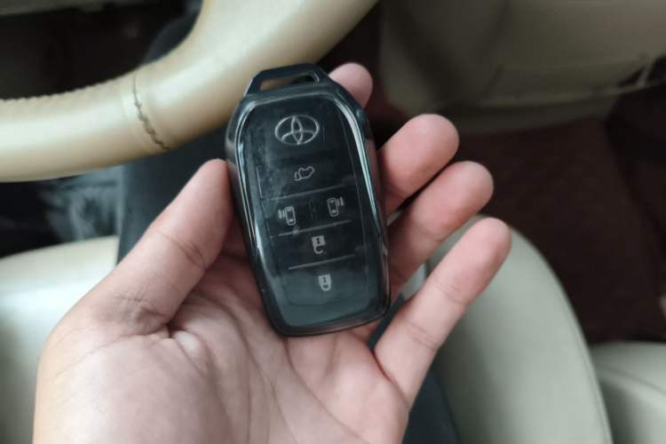 Used Toyota Previa 2012 2.4L 7-Seater Luxury Edition Vehicle Key