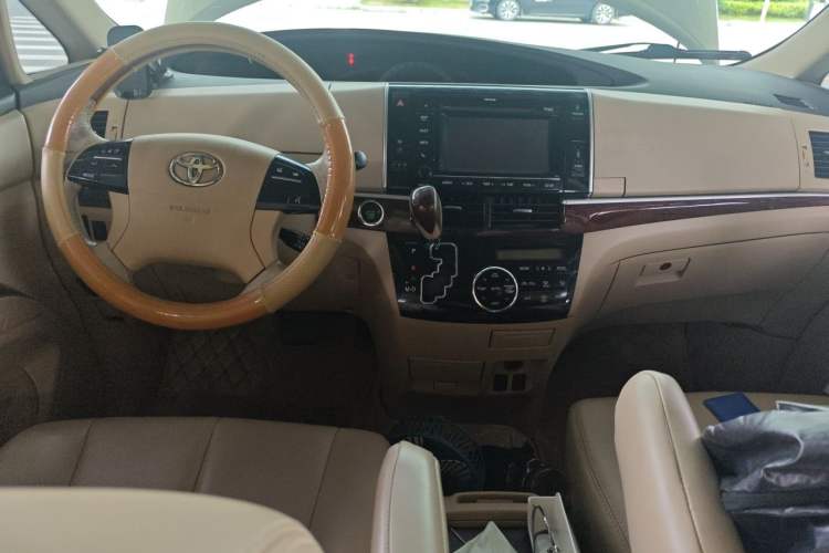 Used Toyota Previa 2012 2.4L 7-Seater Luxury Edition Center Console