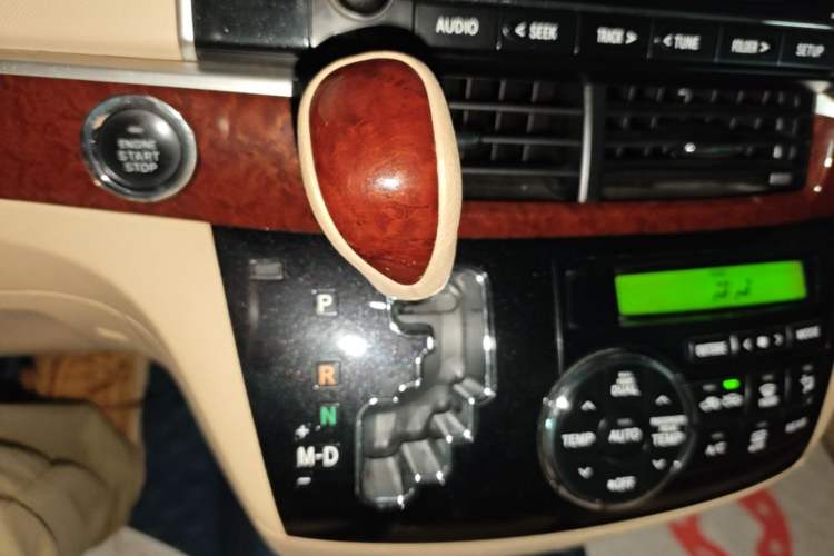 Used Toyota Previa 2012 2.4L 7-Seater Luxury Edition Gear Lever