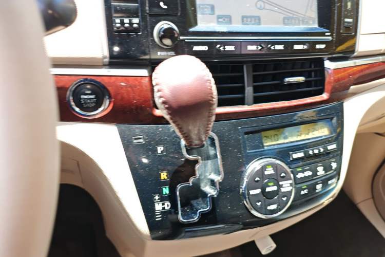 Used Toyota Previa 2012 2.4L 7-Seater Luxury Edition Gear Lever