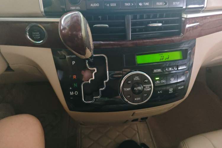 Used Toyota Previa 2012 2.4L 7-Seater Luxury Edition Gear Lever