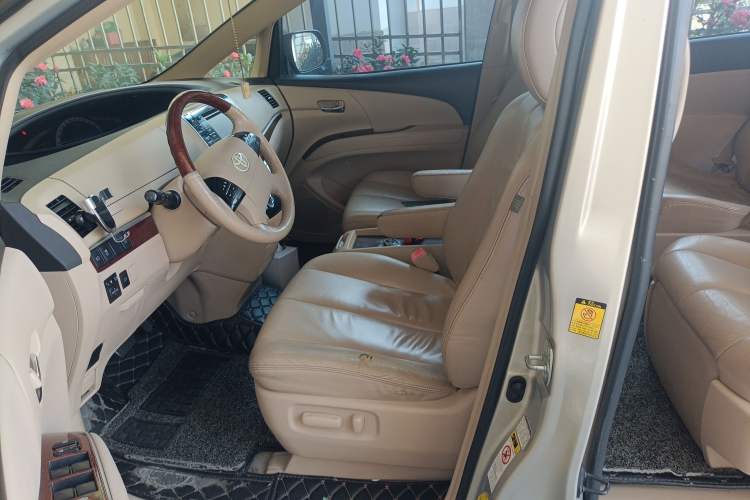 Used Toyota Previa 2012 2.4L 7-Seater Luxury Edition Left Front Seat