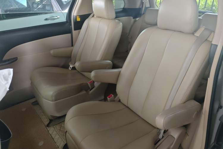 Used Toyota Previa 2012 2.4L 7-Seater Luxury Edition Left Rear Seat