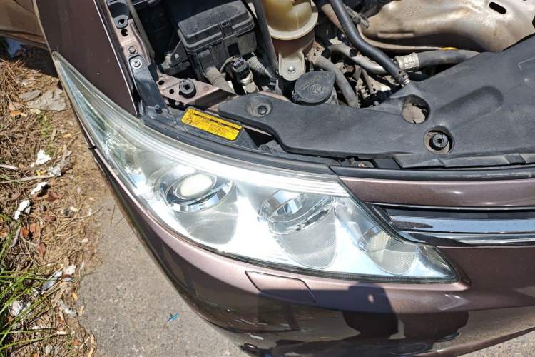 Used Toyota Previa 2012 2.4L 7-Seater Luxury Edition Right Front Headlight